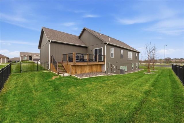 720 Gamma Grass Place, Raymore, MO 64083