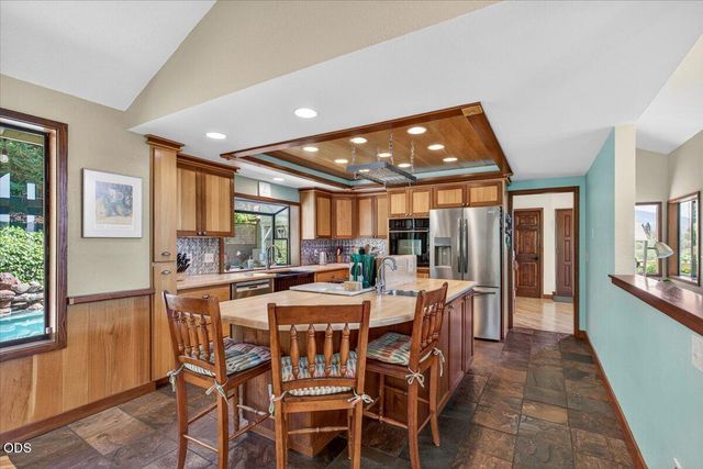 1748 NW Crescent Drive, Grants Pass, OR 97526
