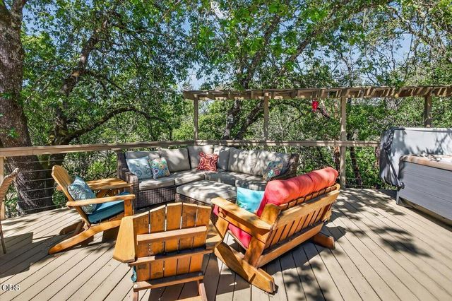 1748 NW Crescent Drive, Grants Pass, OR 97526