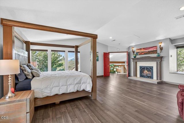 1748 NW Crescent Drive, Grants Pass, OR 97526