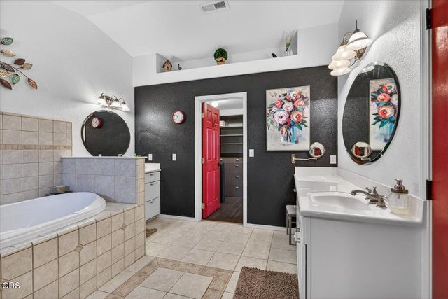 1748 NW Crescent Drive, Grants Pass, OR 97526