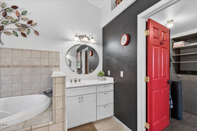 1748 NW Crescent Drive, Grants Pass, OR 97526