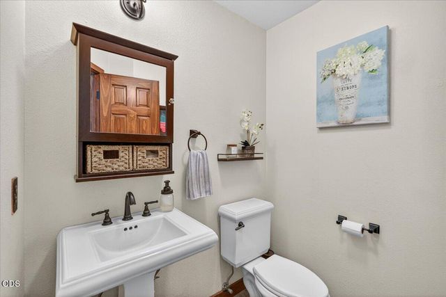 1748 NW Crescent Drive, Grants Pass, OR 97526