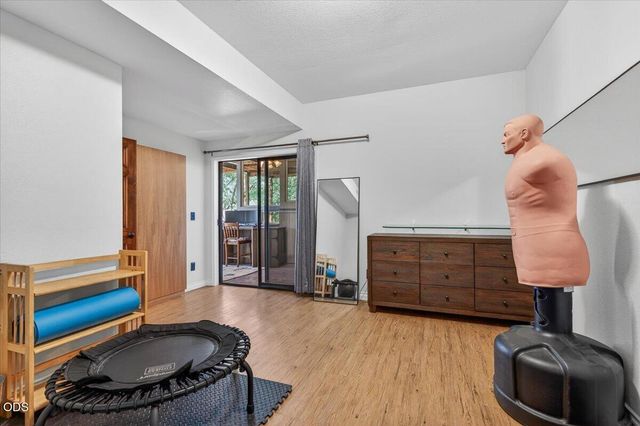 1748 NW Crescent Drive, Grants Pass, OR 97526