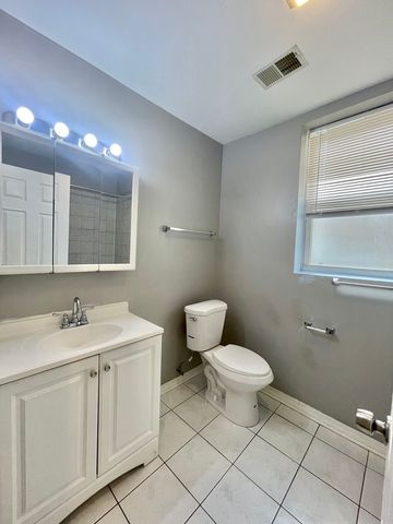4451 S Indiana Avenue 2S, Chicago, IL 60653