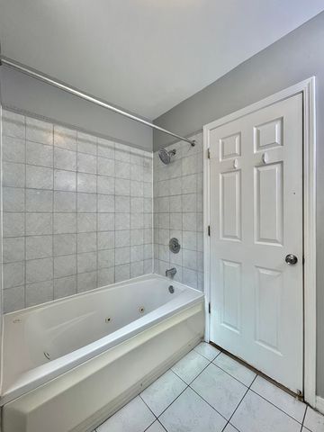 4451 S Indiana Avenue 2S, Chicago, IL 60653