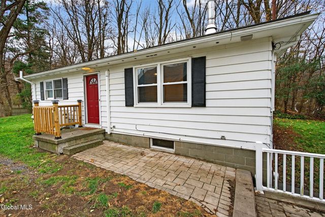 257 Lake Shore Drive, East Greenbush, NY 12144