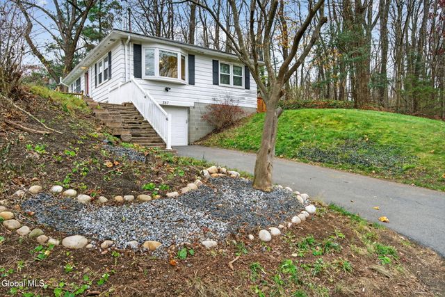 257 Lake Shore Drive, East Greenbush, NY 12144