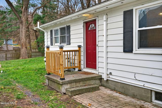 257 Lake Shore Drive, East Greenbush, NY 12144