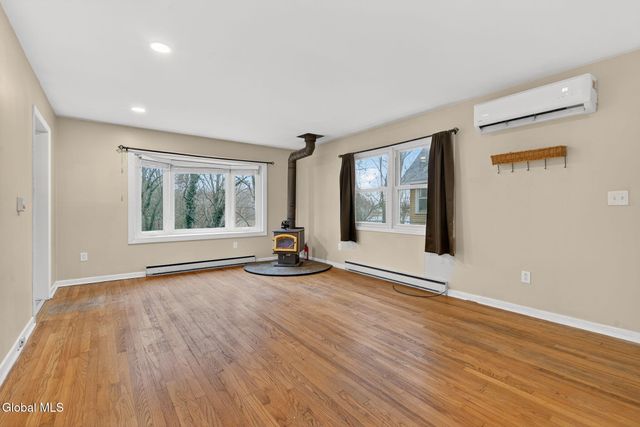 257 Lake Shore Drive, East Greenbush, NY 12144