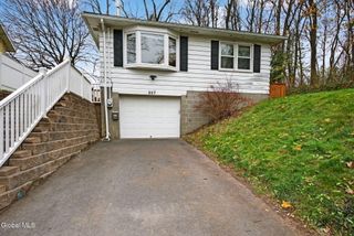 257 Lake Shore Drive, East Greenbush, NY 12144
