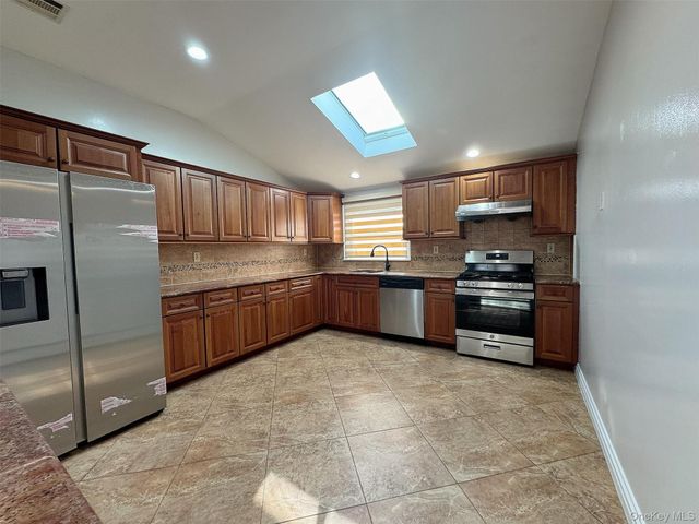 253-12 58th Avenue, Little Neck, NY 11362