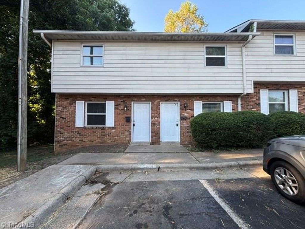 1827 Merritt Drive B, Greensboro, NC 27407