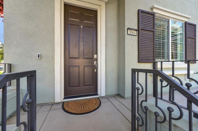 3064 Parkham Dr, Roseville, CA 95747