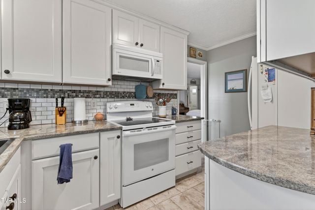 105 Cedar Lane, Bristol, VA 24201