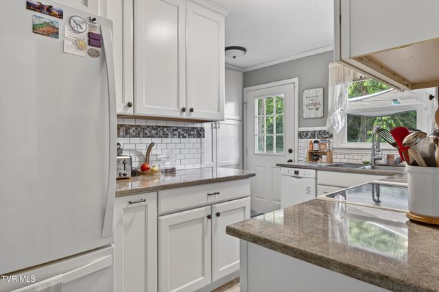105 Cedar Lane, Bristol, VA 24201