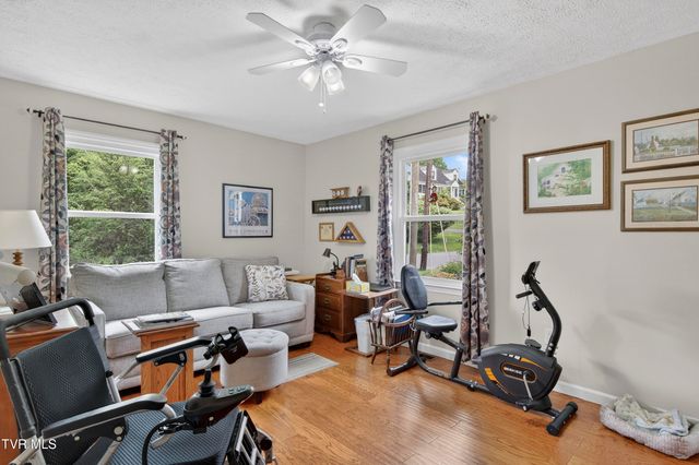105 Cedar Lane, Bristol, VA 24201