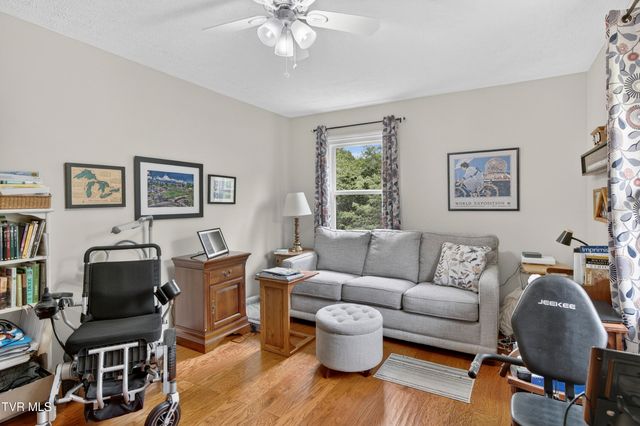 105 Cedar Lane, Bristol, VA 24201