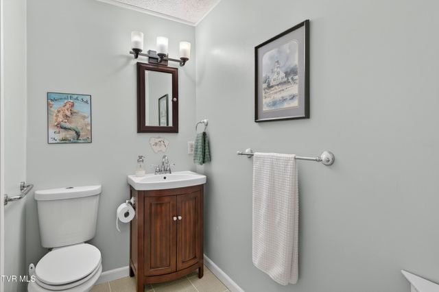 105 Cedar Lane, Bristol, VA 24201