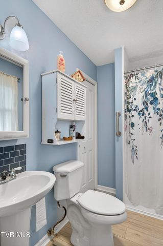 105 Cedar Lane, Bristol, VA 24201