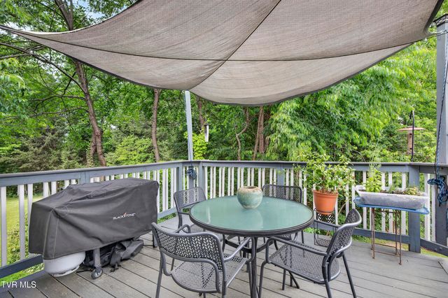 105 Cedar Lane, Bristol, VA 24201