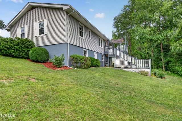 105 Cedar Lane, Bristol, VA 24201