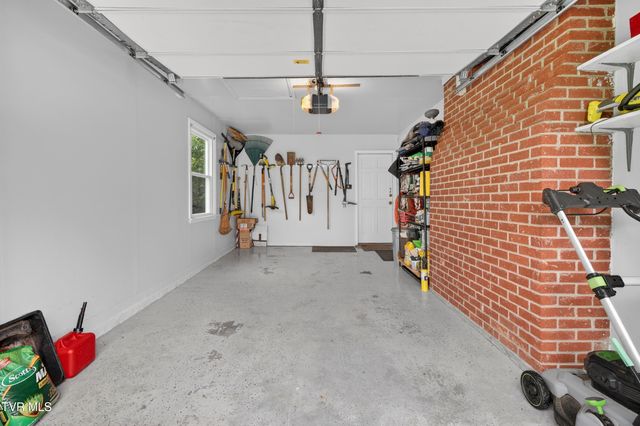105 Cedar Lane, Bristol, VA 24201