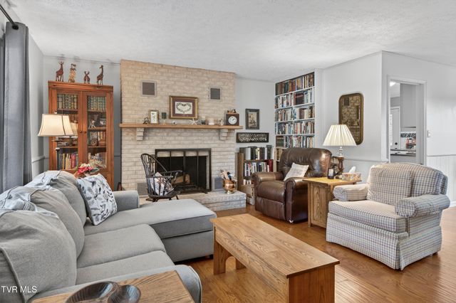 105 Cedar Lane, Bristol, VA 24201