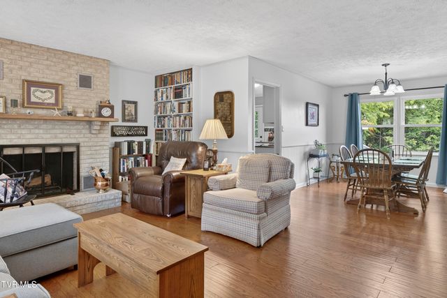 105 Cedar Lane, Bristol, VA 24201