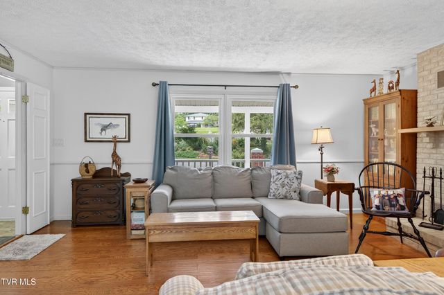 105 Cedar Lane, Bristol, VA 24201