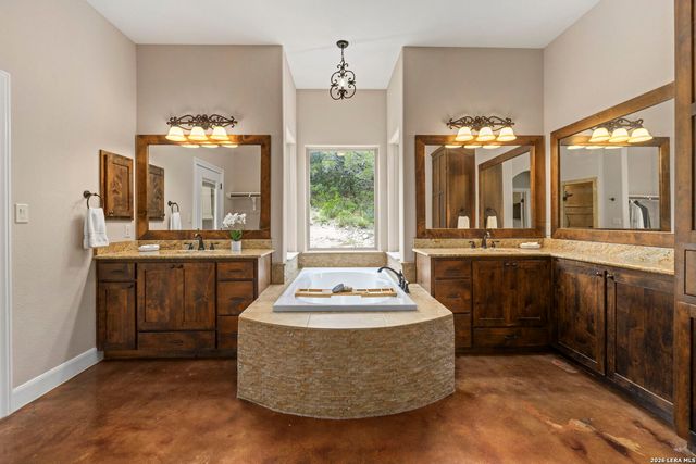 786 SHEPHERDS CROOK, Helotes, TX 78023