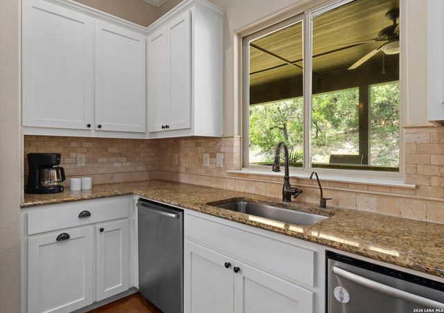 786 SHEPHERDS CROOK, Helotes, TX 78023