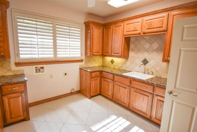 1622 NW 36th St, Lawton, OK 73505