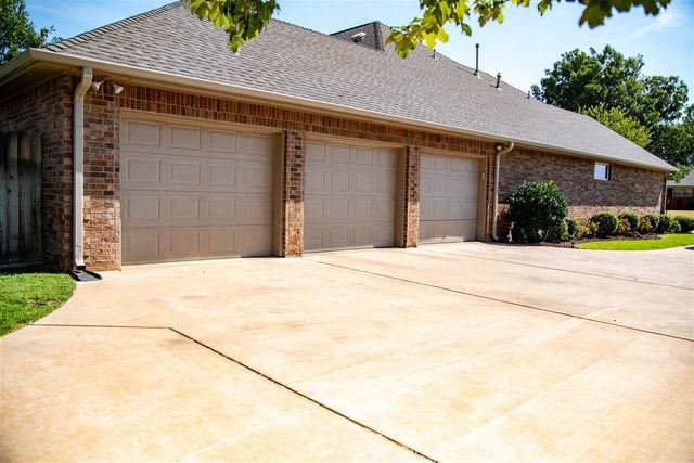 1622 NW 36th St, Lawton, OK 73505