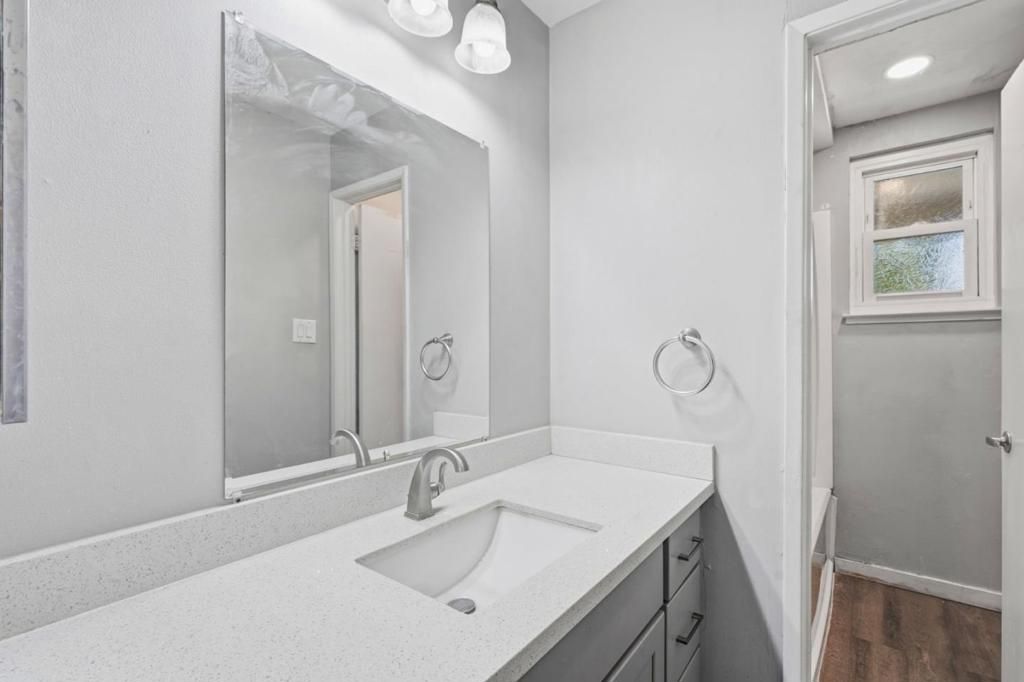 Image 10 of property listing at 1806 Chinquapin Court C, Concord, CA 94519