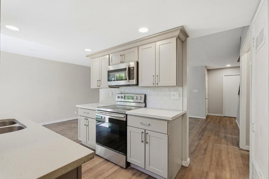 Image 5 of property listing at 1806 Chinquapin Court C, Concord, CA 94519