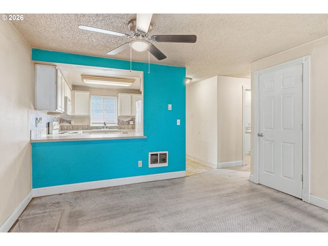 13216 Ne SALMON CREEK Ave B3, Vancouver, WA 98686