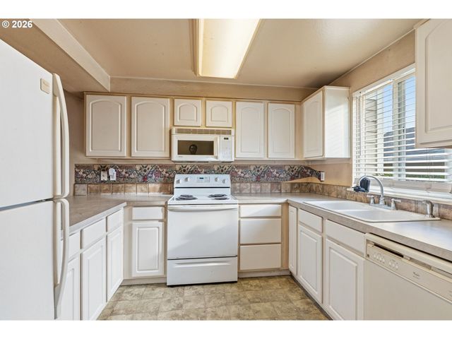 13216 Ne SALMON CREEK Ave B3, Vancouver, WA 98686