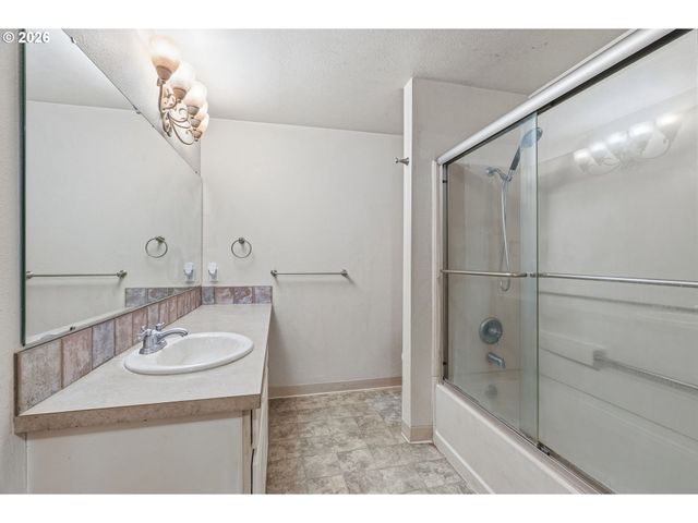 13216 Ne SALMON CREEK Ave B3, Vancouver, WA 98686