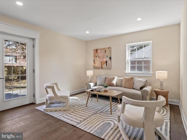 3413 WOODS AVE, Alexandria, VA 22302