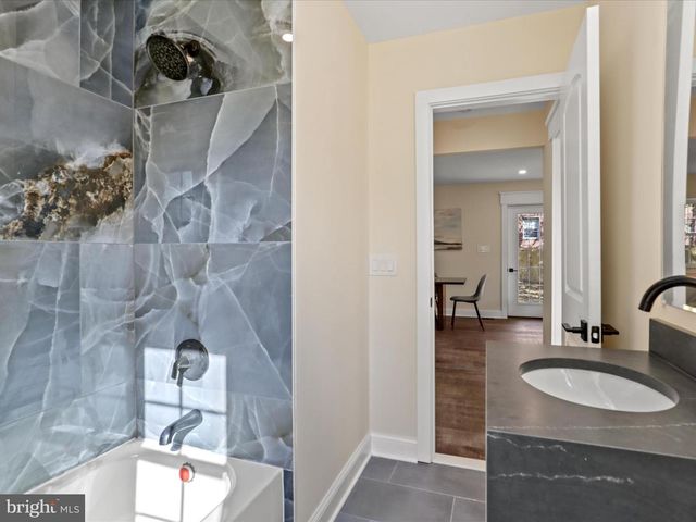 3413 WOODS AVE, Alexandria, VA 22302