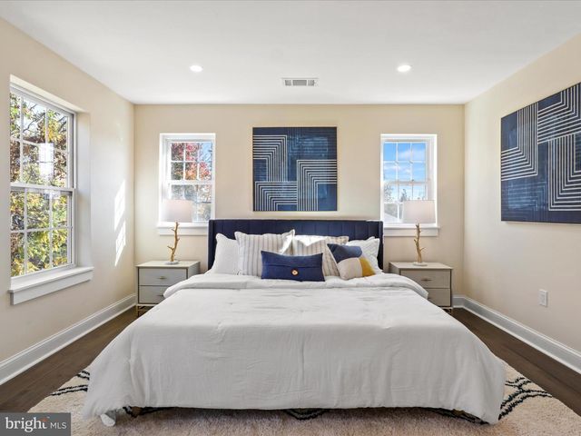 3413 WOODS AVE, Alexandria, VA 22302