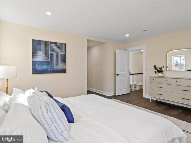 3413 WOODS AVE, Alexandria, VA 22302