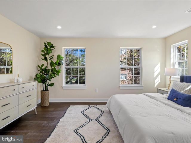 3413 WOODS AVE, Alexandria, VA 22302
