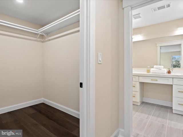 3413 WOODS AVE, Alexandria, VA 22302