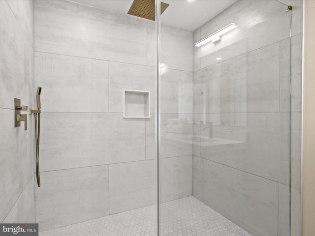3413 WOODS AVE, Alexandria, VA 22302