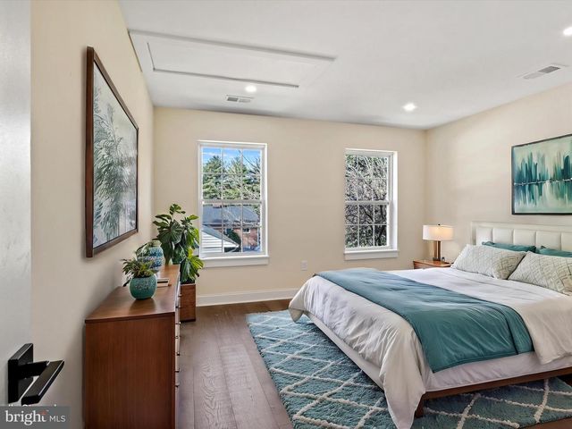 3413 WOODS AVE, Alexandria, VA 22302