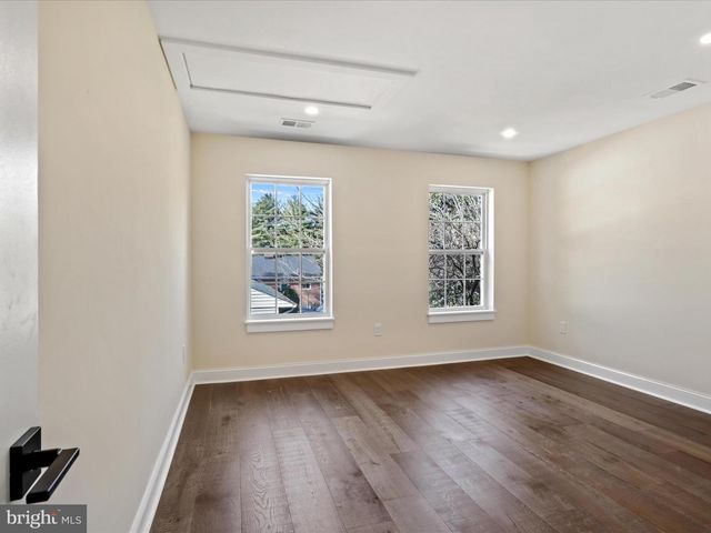3413 WOODS AVE, Alexandria, VA 22302