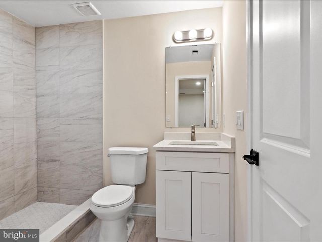 3413 WOODS AVE, Alexandria, VA 22302