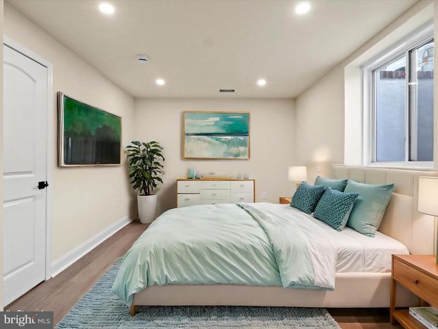 3413 WOODS AVE, Alexandria, VA 22302
